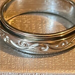 Intricate Silver Swirl Wave Spinner Women's Ring, size 8